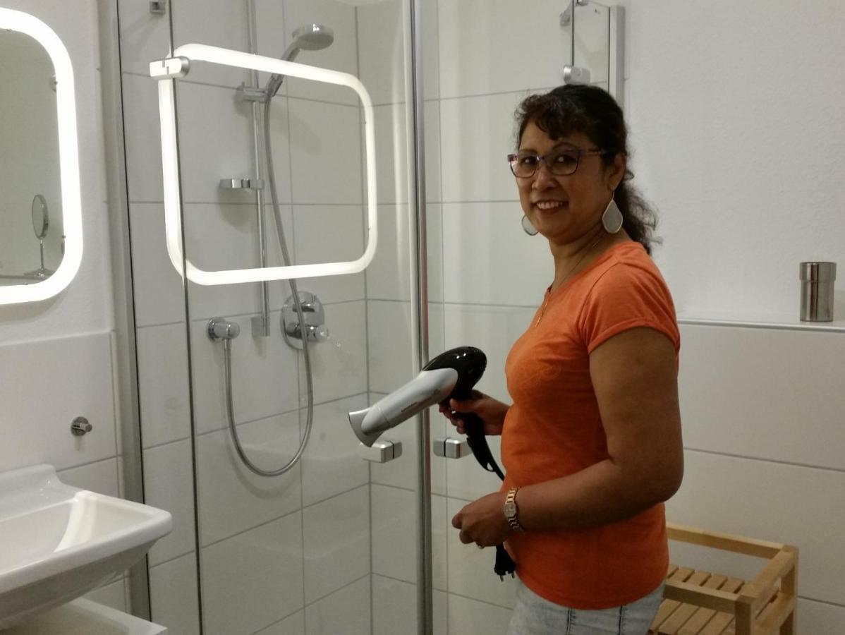 Ferienwohnung Koralle - Am Wasser Bremerhaven Exteriör bild
